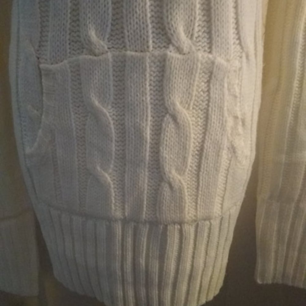 sweater - Picture 3 of 6